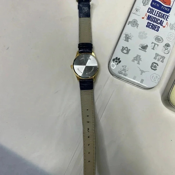 Sun Time Michigan Wolverines NCAA Watch Musical Series Gold Tone Blue Band - Picture 5 of 6